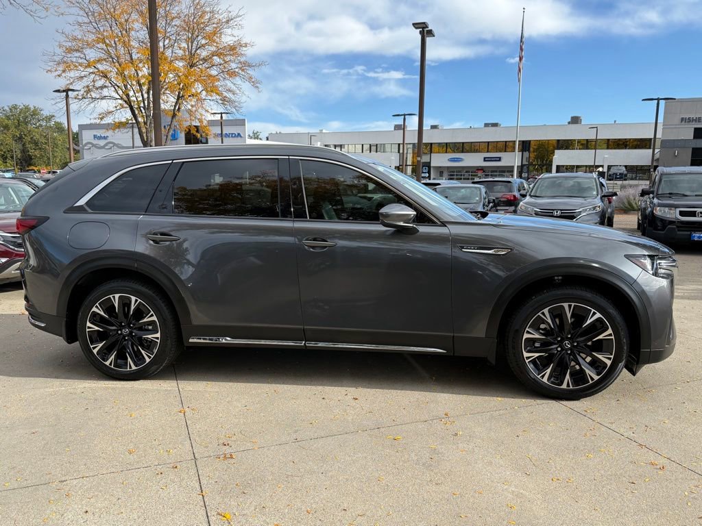 Used 2024 MAZDA CX-90 Plug-In Hybrid w/ Premium Pkg image 5