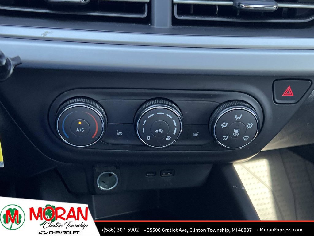 Used 2025 Chevrolet Trax LS w/ LS Convenience Package FWD image 25