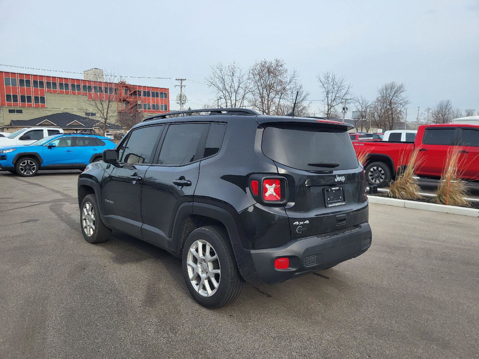 Used 2023 Jeep Renegade Latitude w/ Premium Group image 5