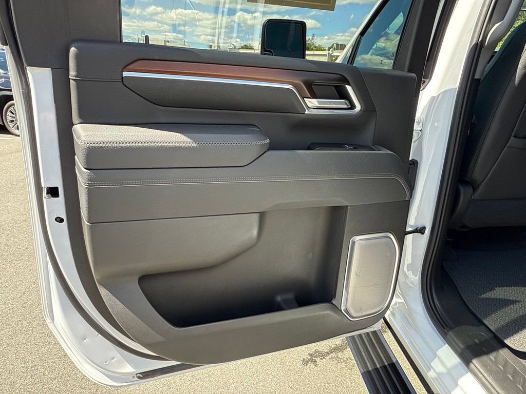 Used 2025 GMC Sierra 3500 Denali w/ Denali Reserve Package AWD/4WD image 52