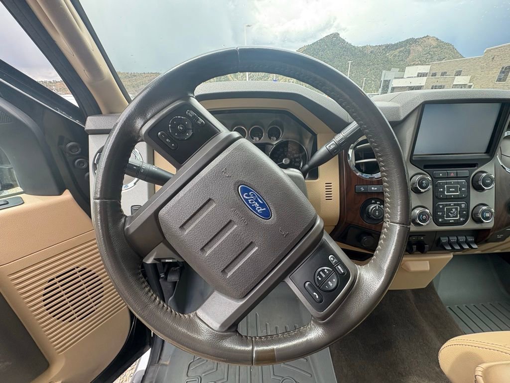 Used 2013 Ford F250 Lariat w/ Lariat Interior Pkg image 2