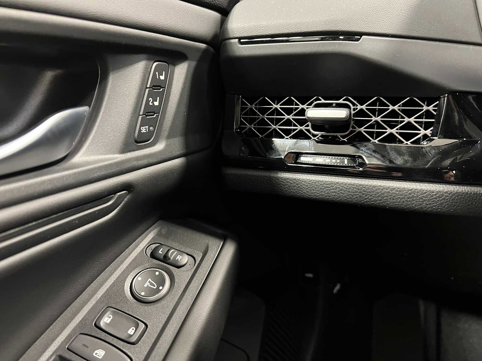 New 2025 Honda Accord EX-L image 18