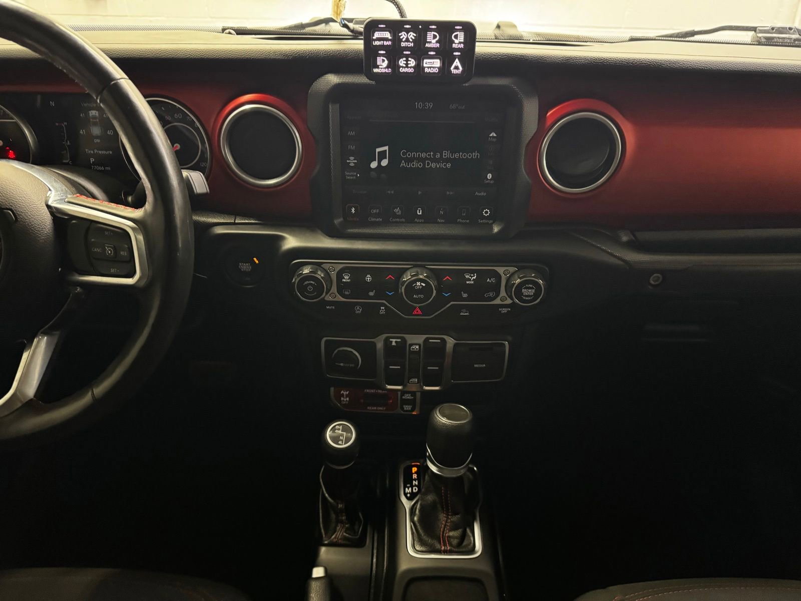 Used 2021 Jeep Gladiator Rubicon AWD/4WD image 15