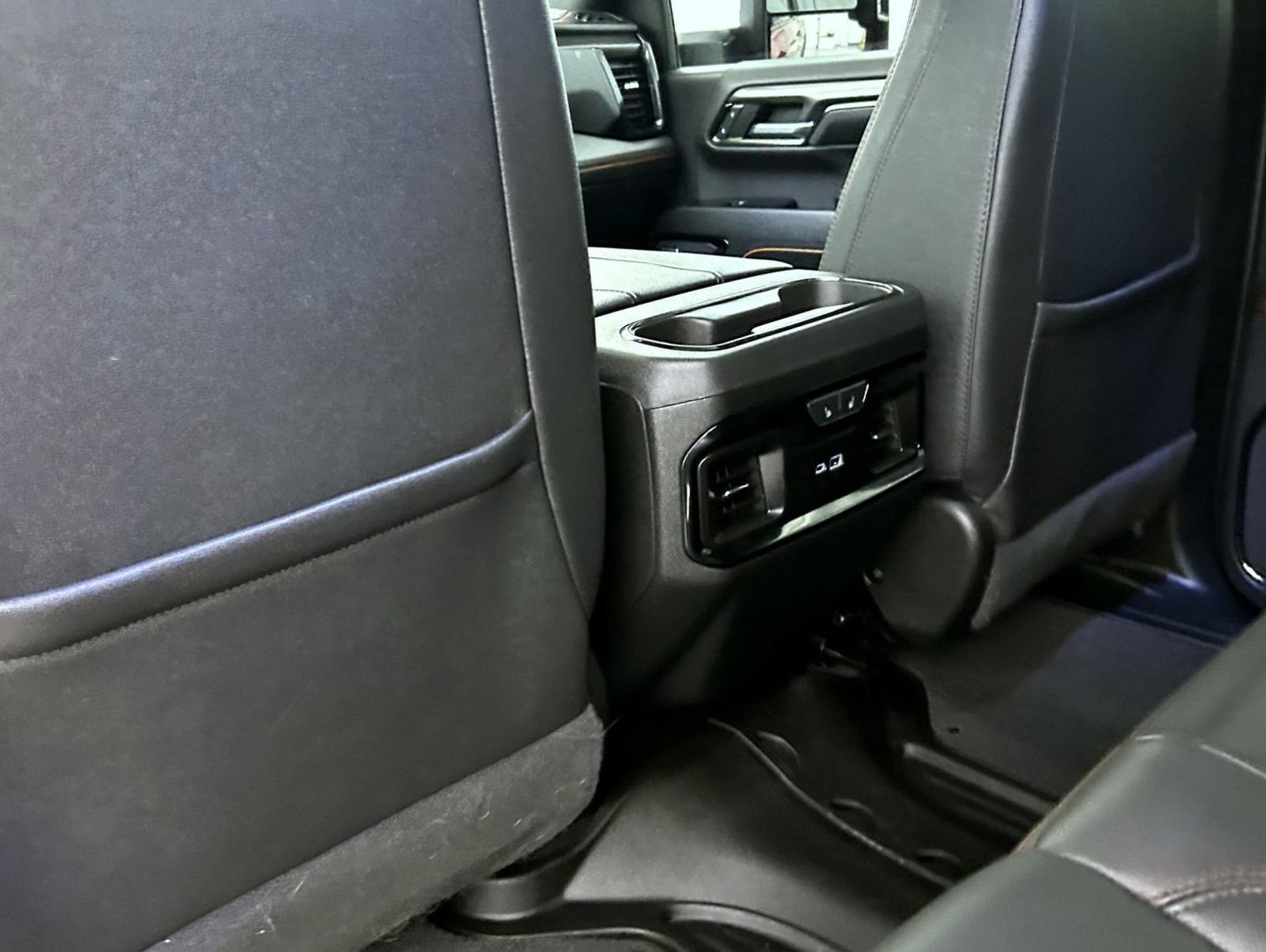 Used 2024 GMC Sierra 2500 AT4 w/ AT4 Premium Plus Package AWD/4WD image 22