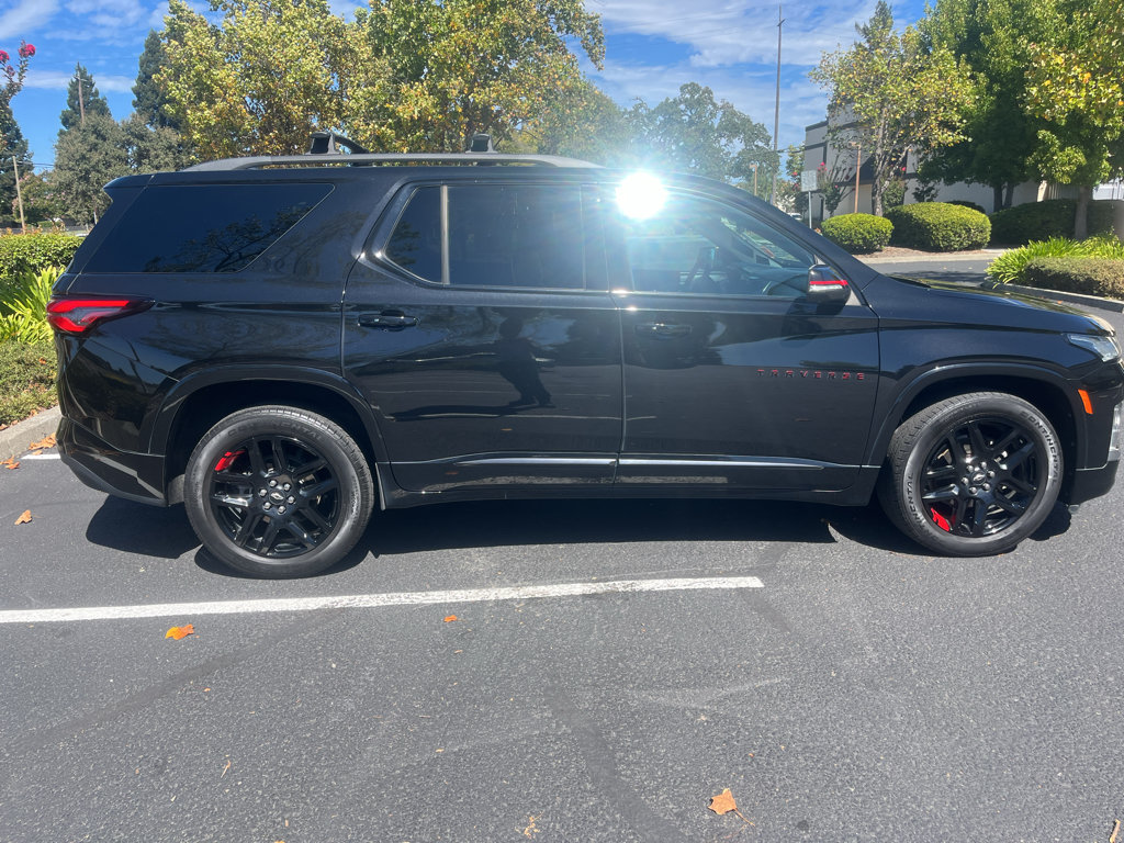 Used 2023 Chevrolet Traverse Premier w/ Redline Edition AWD/4WD image 4