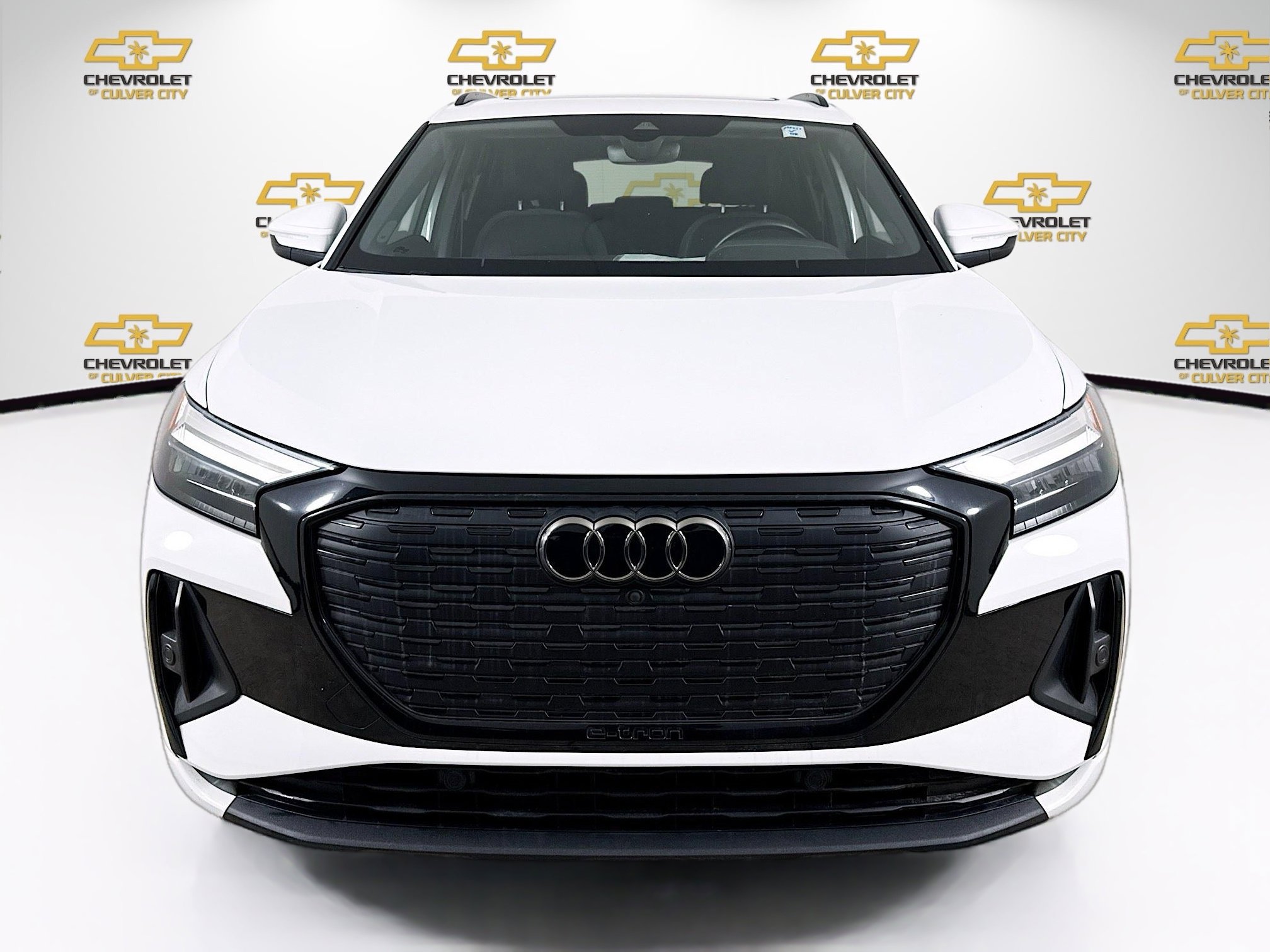 Used 2023 Audi Q4 e-tron Premium Plus w/ Premium Plus image 2