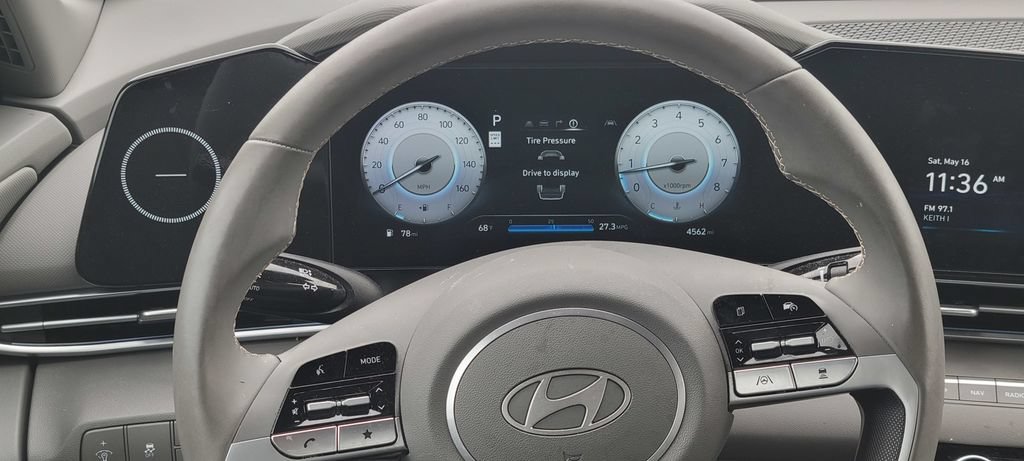 Used 2025 Hyundai Elantra SEL FWD image 16