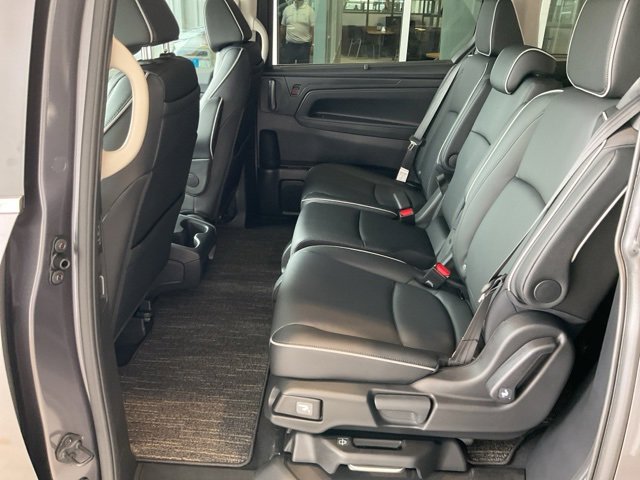 New 2026 Honda Odyssey Touring image 17