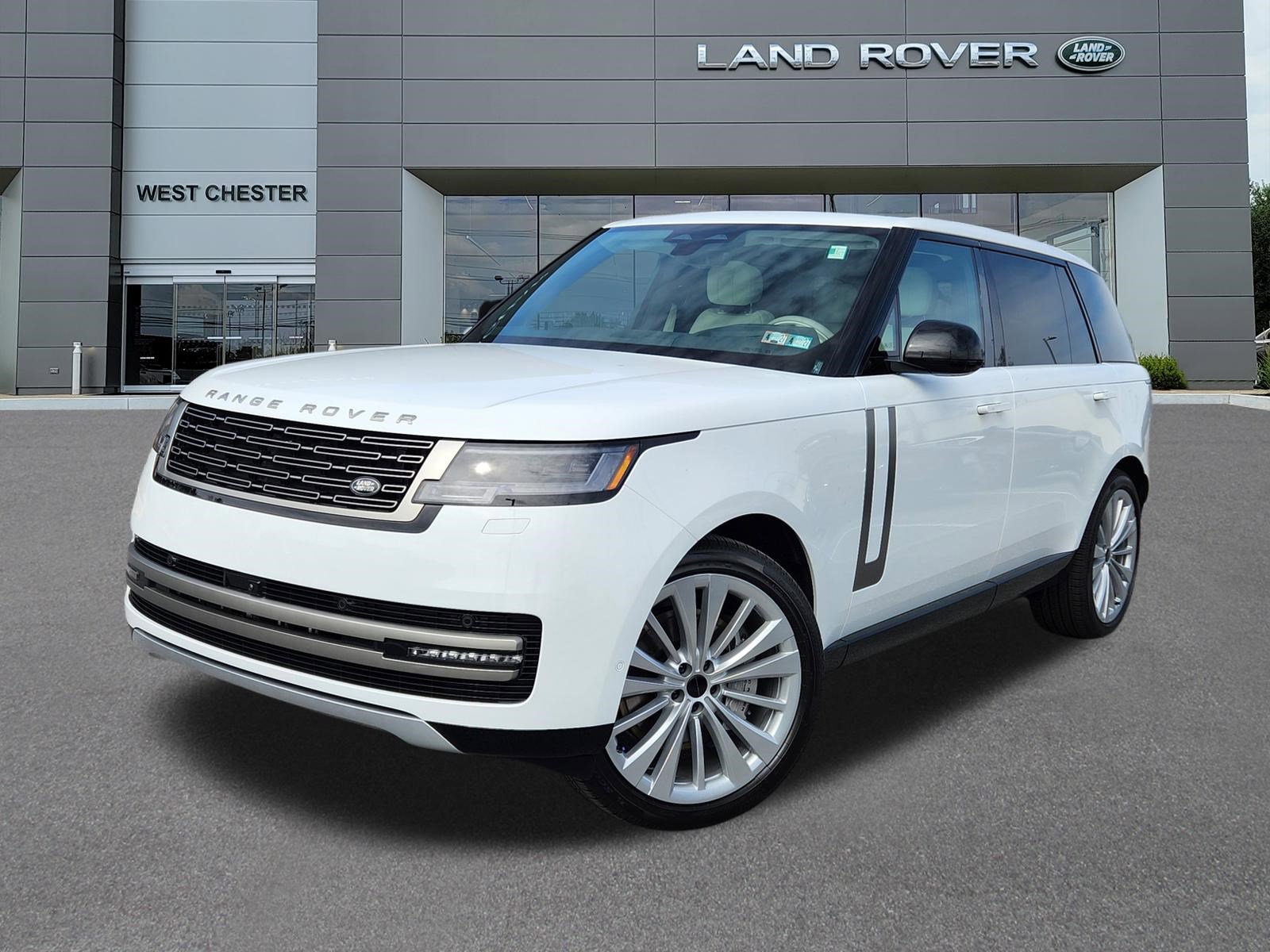 New 2026 Land Rover Range Rover Long Wheelbase SE image 1