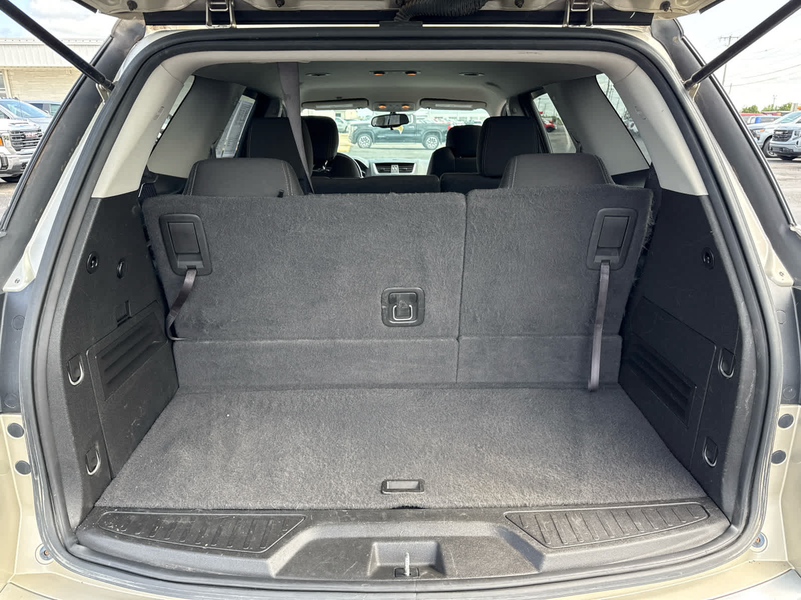 Used 2015 GMC Acadia SLE FWD image 20