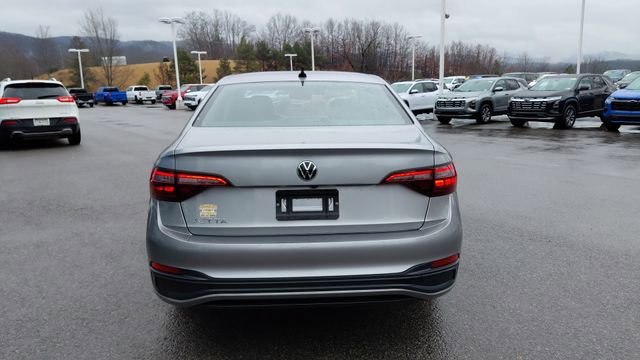 Used 2024 Volkswagen Jetta S image 5