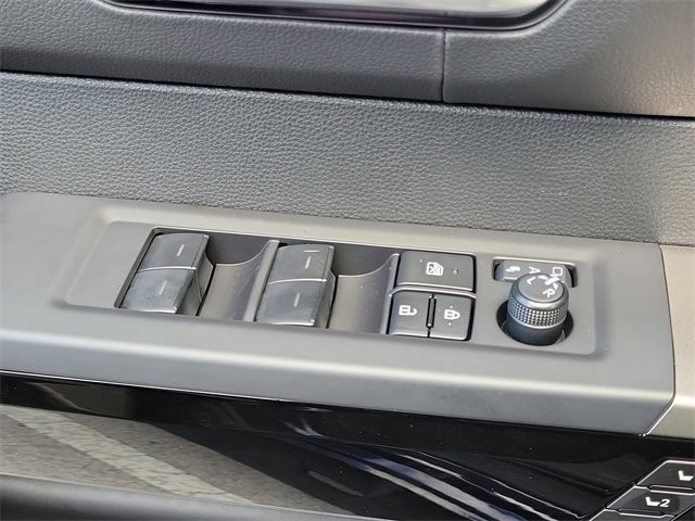 Used 2025 Toyota Sequoia SR5 image 33