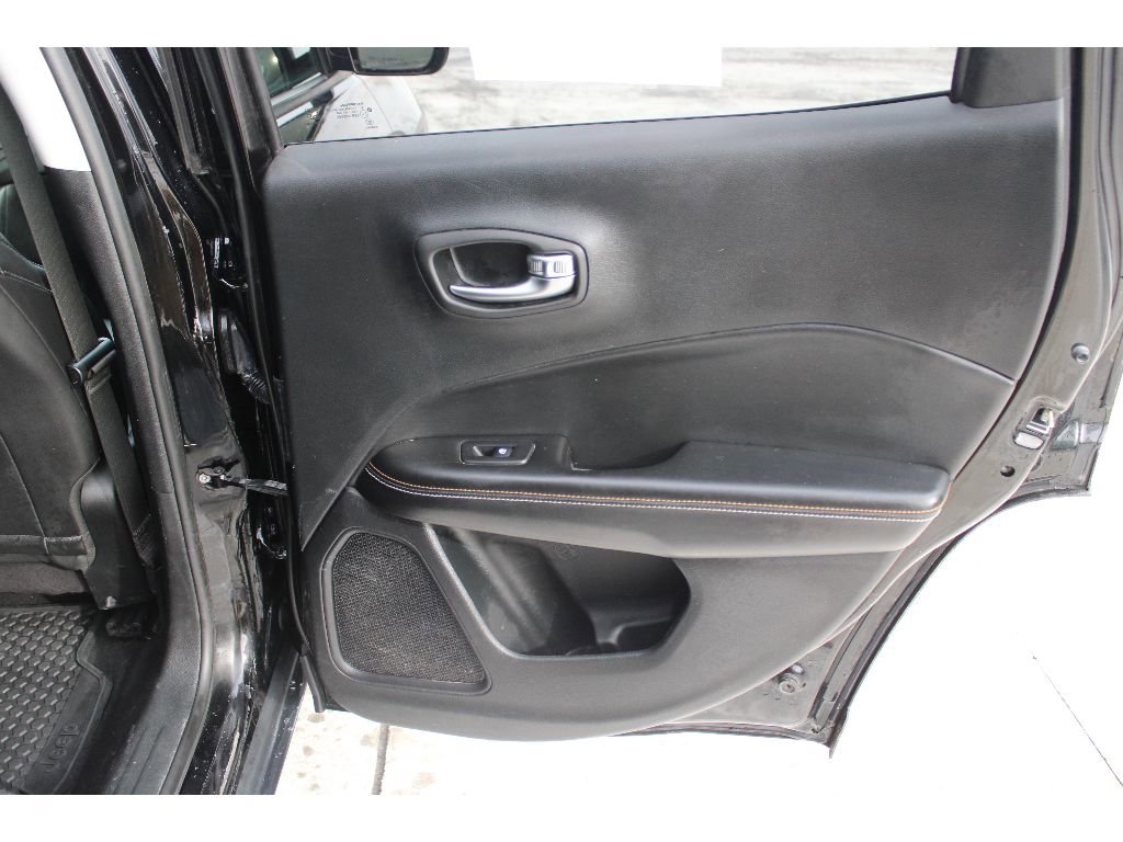 Used 2018 Jeep Compass Latitude w/ Cold Weather Group image 25