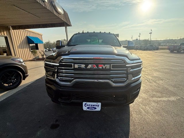 Used 2026 RAM 3500 Laramie w/ Max Tow Package AWD/4WD image 3