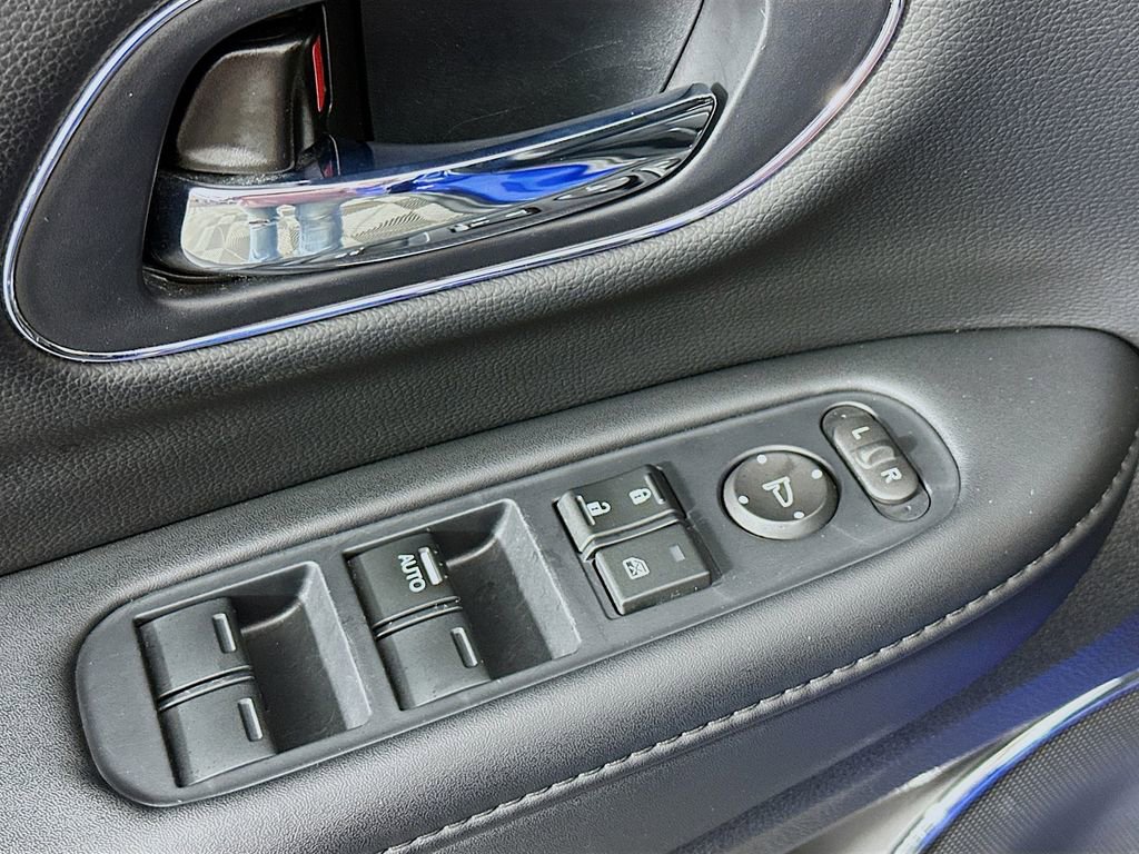 Used 2021 Honda HR-V EX-L image 18