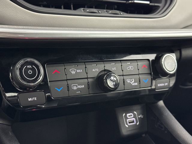 Used 2025 Jeep Compass Limited image 16