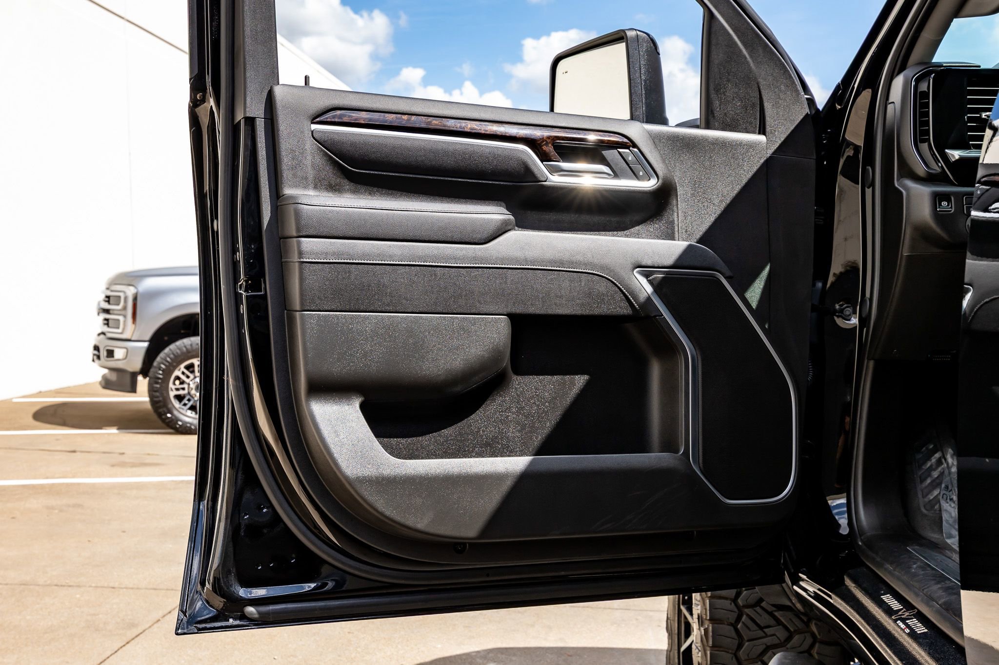 Used 2026 Chevrolet Silverado 2500 LT w/ Trail Boss Package image 35