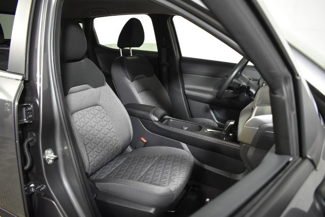 Certified 2025 Nissan Kicks SV AWD/4WD image 29