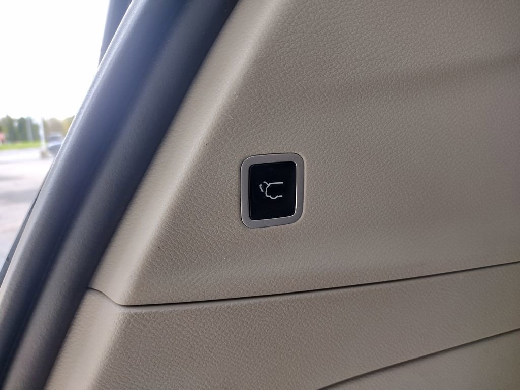 Used 2021 Chrysler Pacifica Touring-L FWD image 26