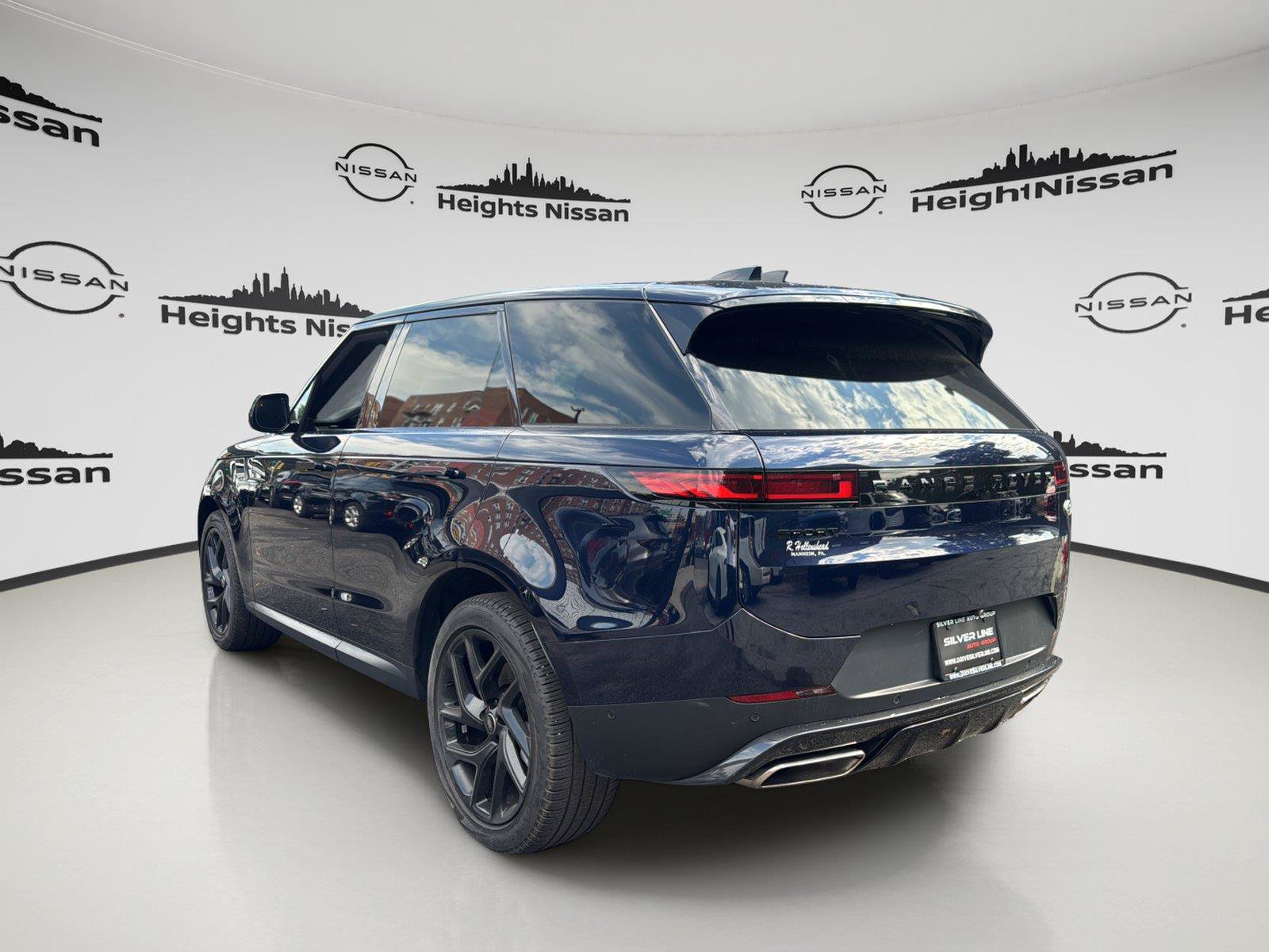 Used 2023 Land Rover Range Rover Sport SE AWD/4WD image 14