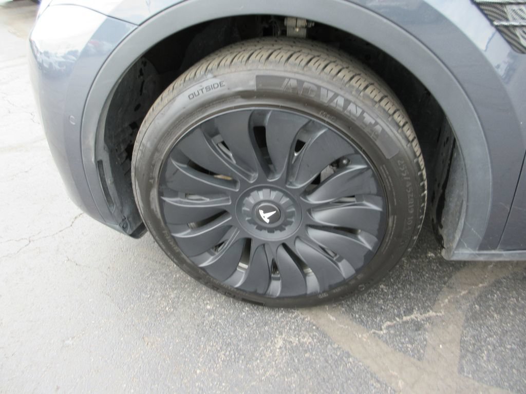 Used 2021 Tesla Model Y Long Range AWD/4WD image 15