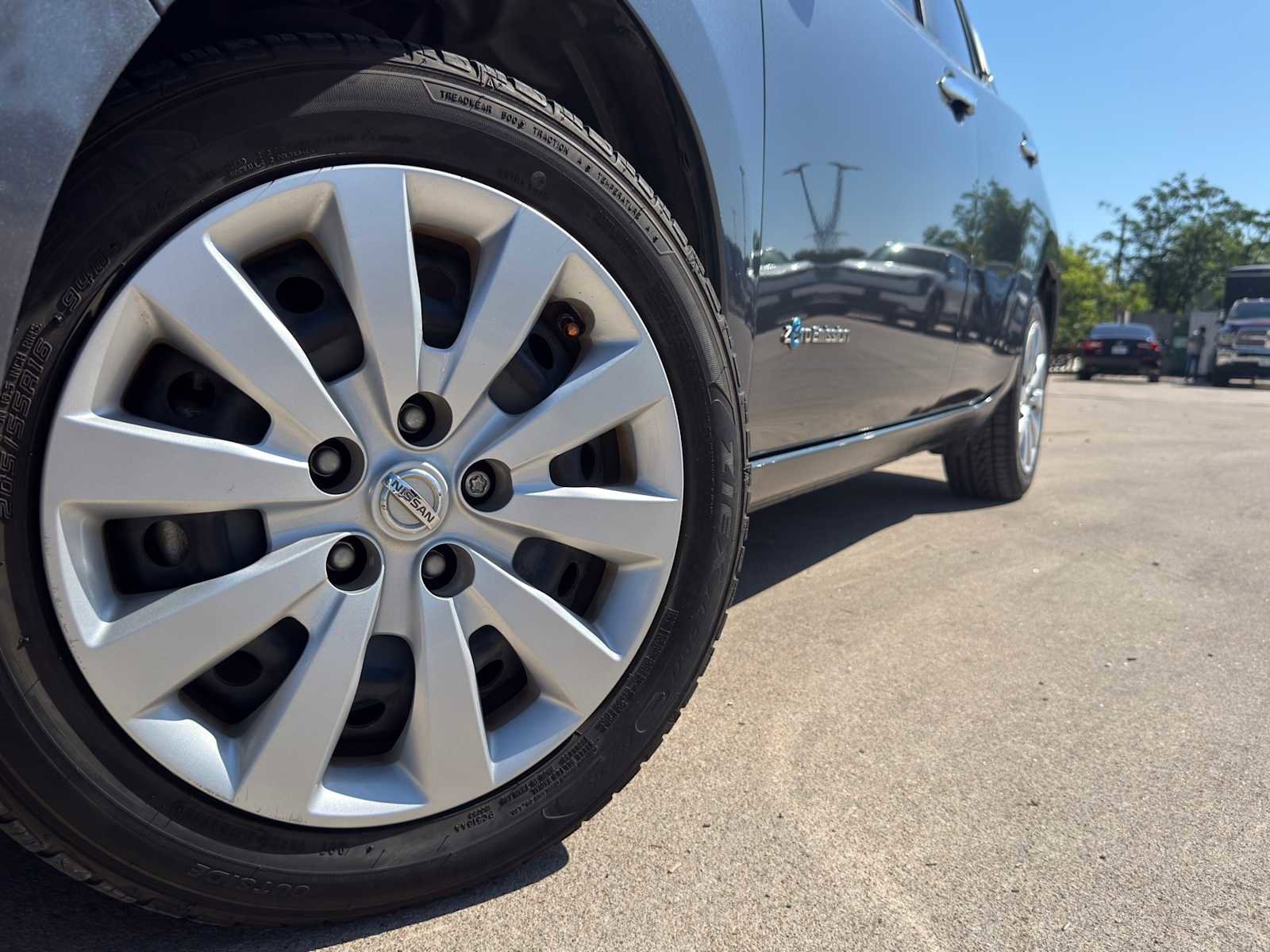 Used 2013 Nissan Leaf S w/ Charger Pkg FWD image 5