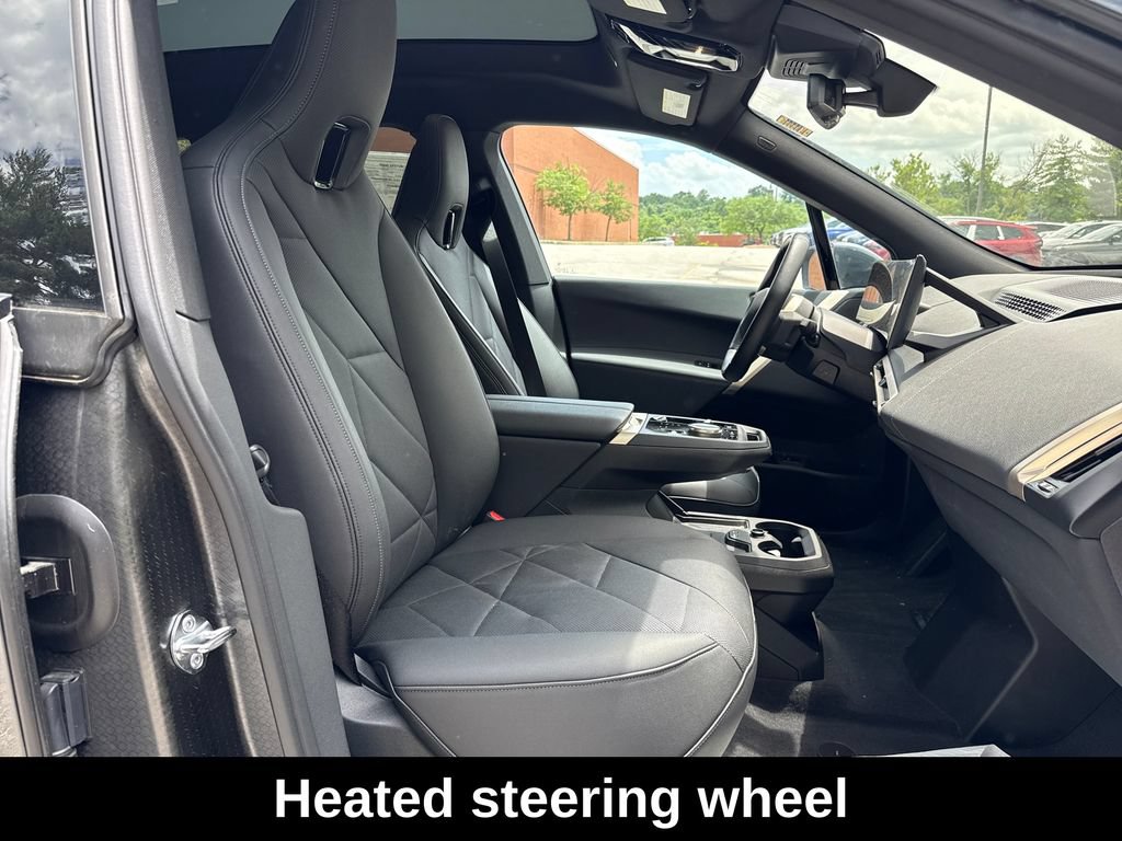 Used 2025 BMW iX xDrive50 AWD/4WD image 30