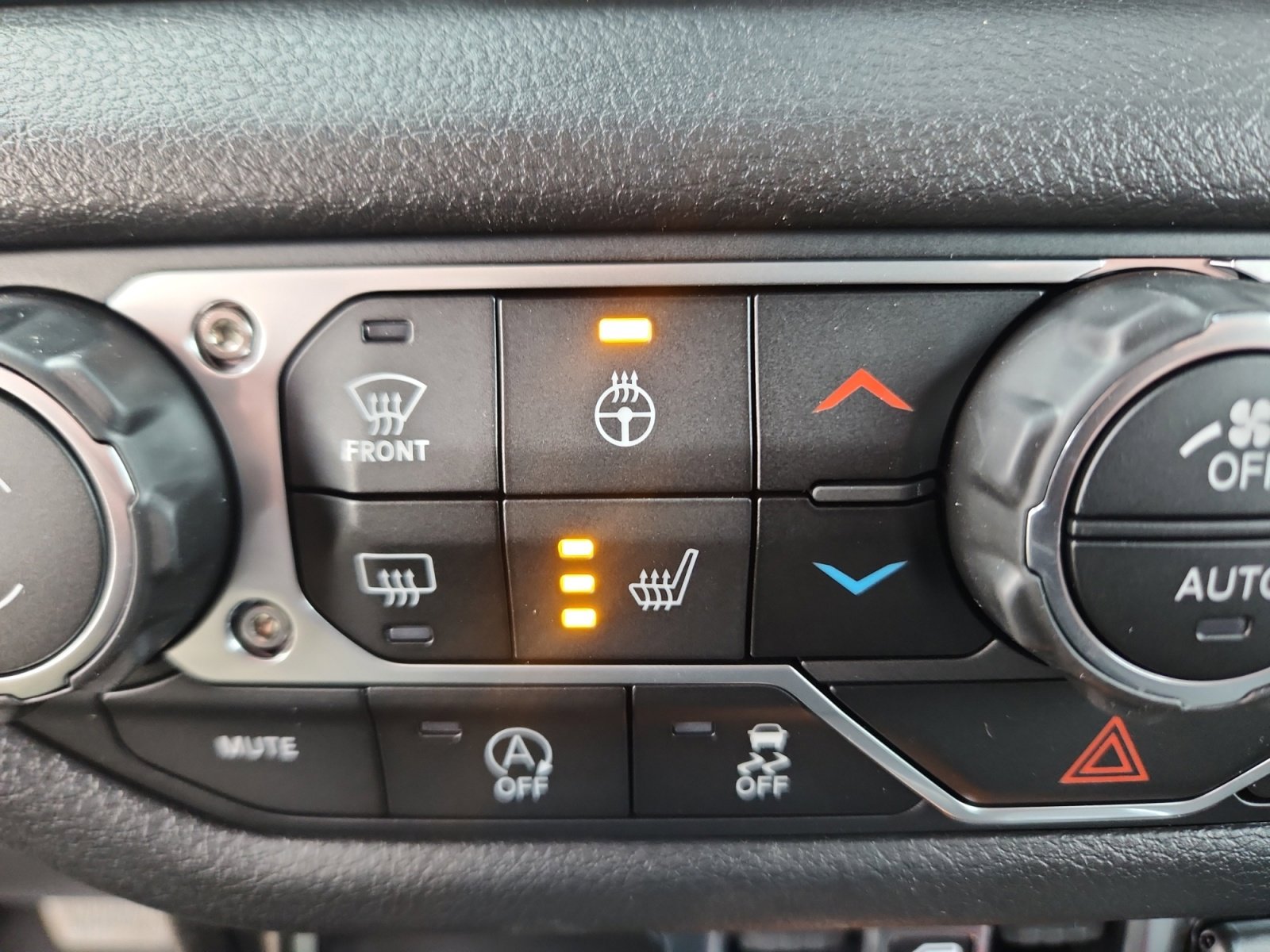 New 2025 Jeep Gladiator Willys AWD/4WD image 32