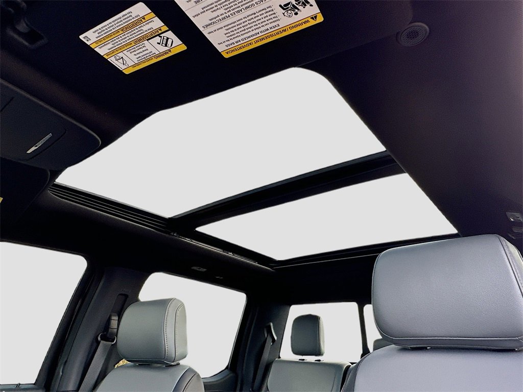 Used 2025 Ford F150 Lightning Lariat image 23