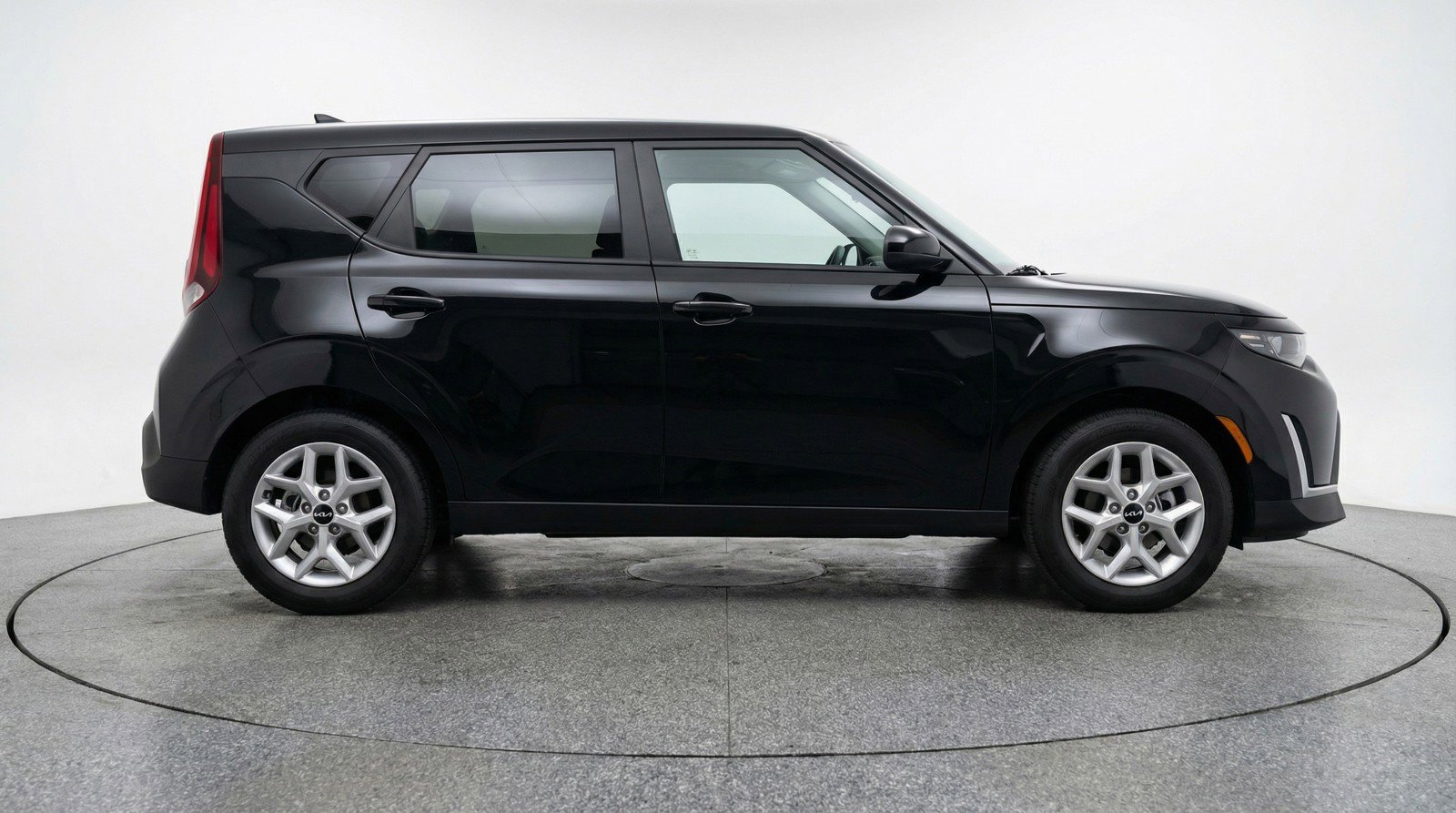 Used 2025 Kia Soul LX w/ LX Technology Package image 11