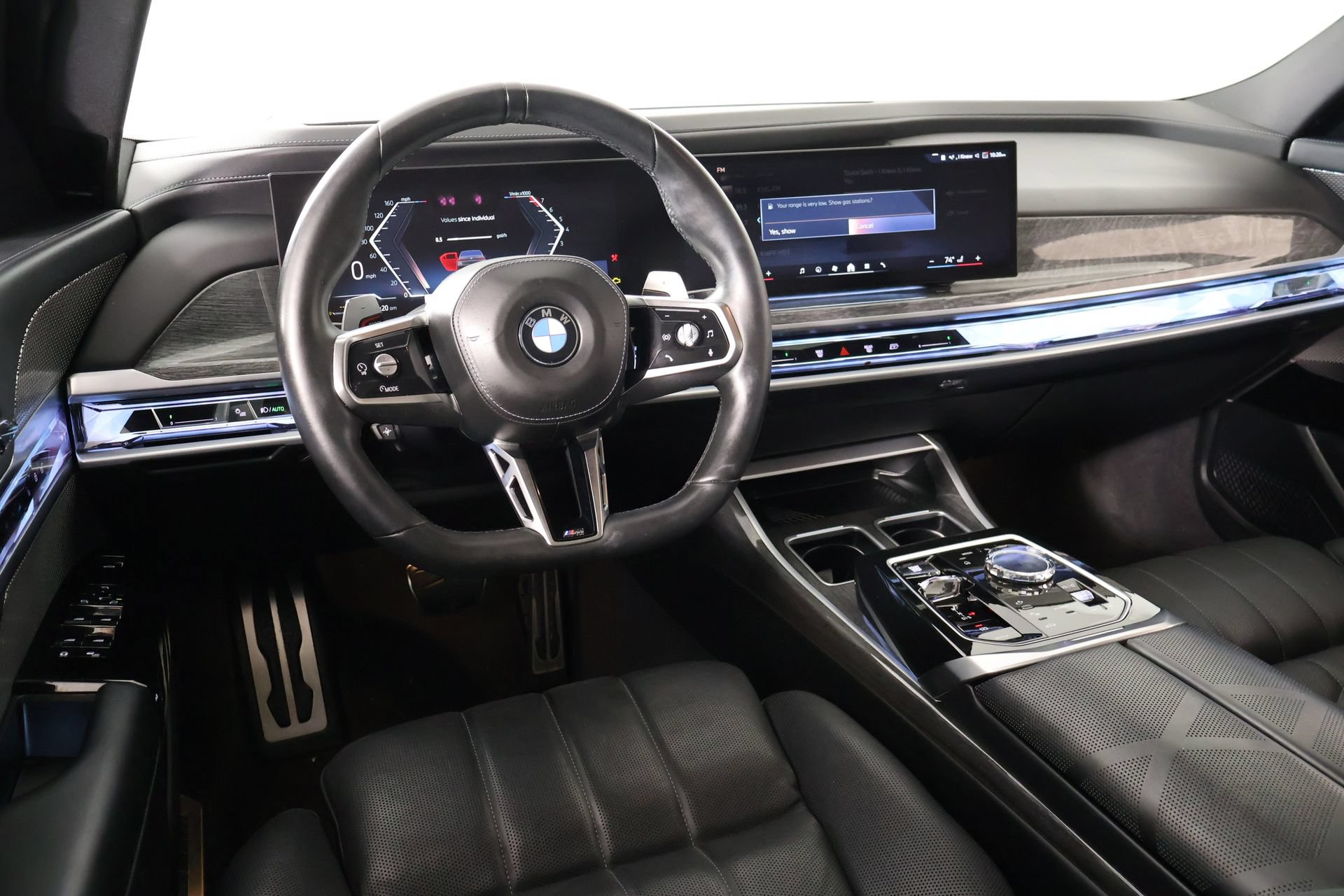 Used 2023 BMW 740i RWD image 2