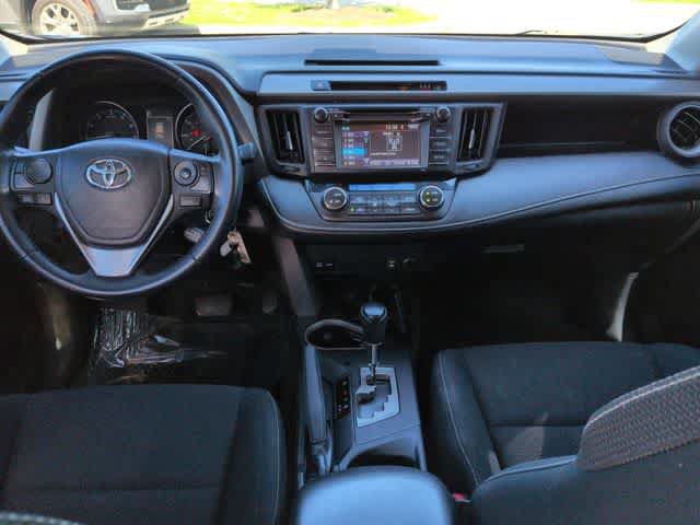 Used 2018 Toyota RAV4 XLE AWD/4WD image 15