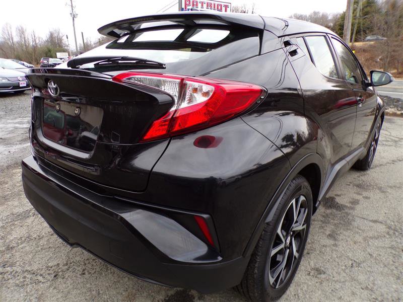 Used 2018 Toyota C-HR XLE image 8