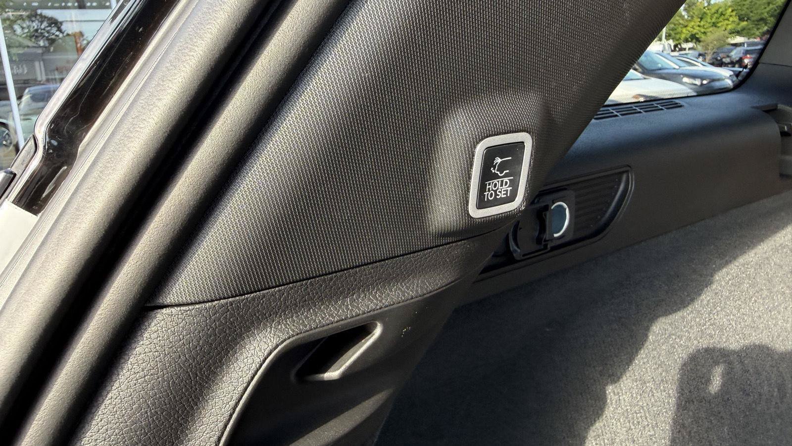 Used 2025 Jeep Grand Cherokee Summit AWD/4WD image 33