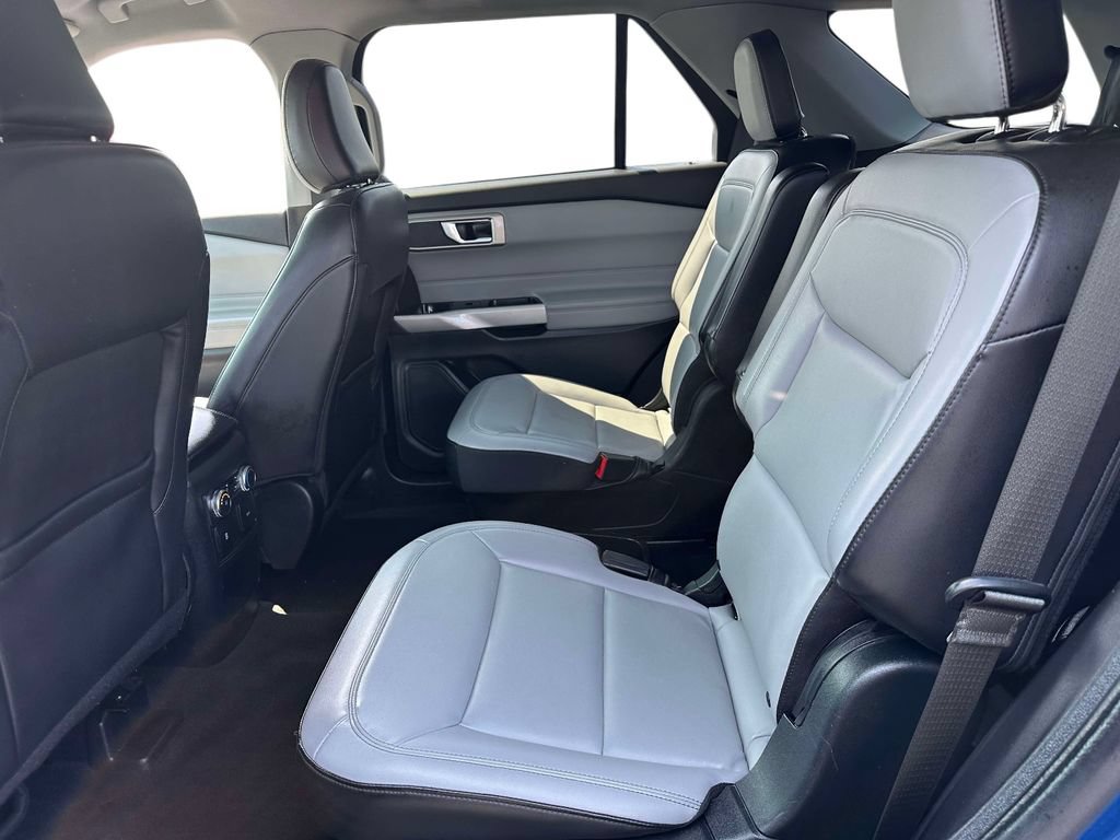 Used 2021 Ford Explorer XLT w/ Equipment Group 202A AWD/4WD image 12