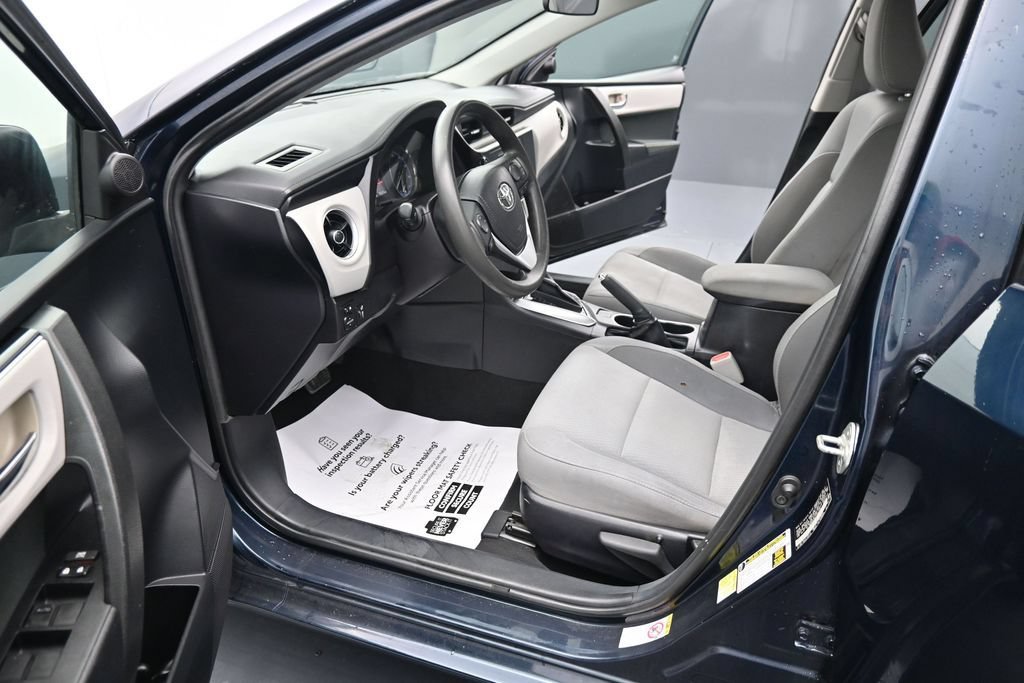 Used 2019 Toyota Corolla LE FWD image 17