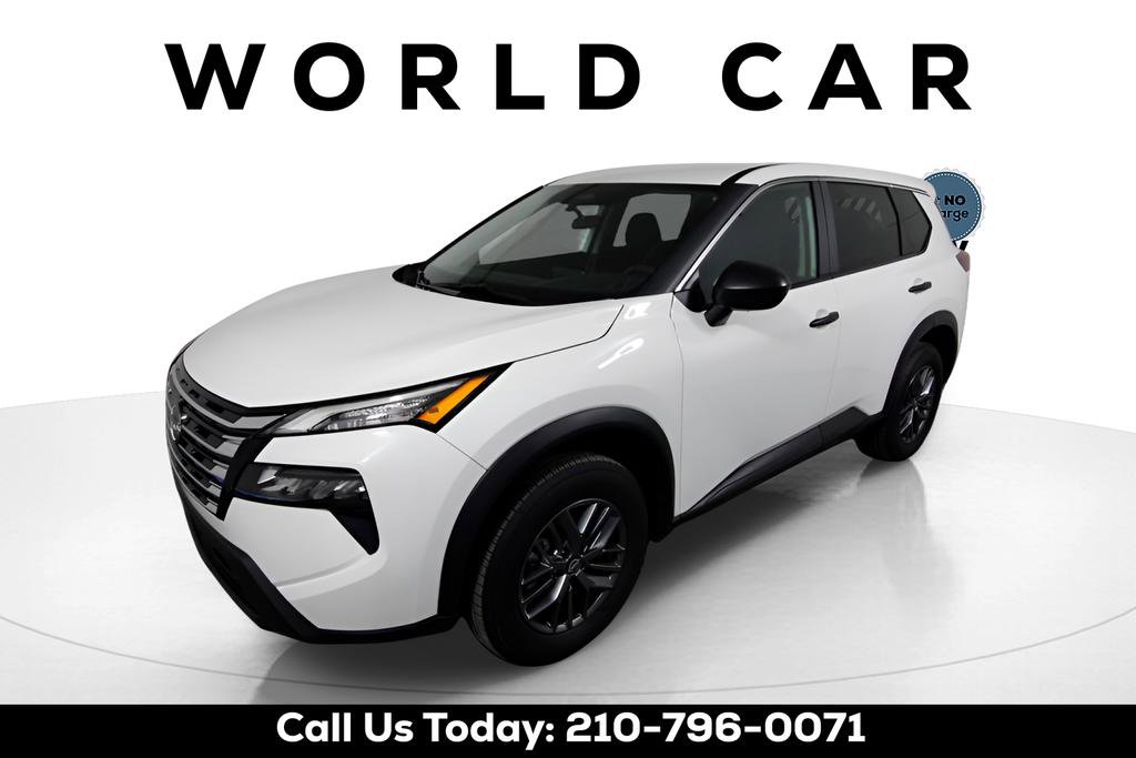 Used 2024 Nissan Rogue S image 3
