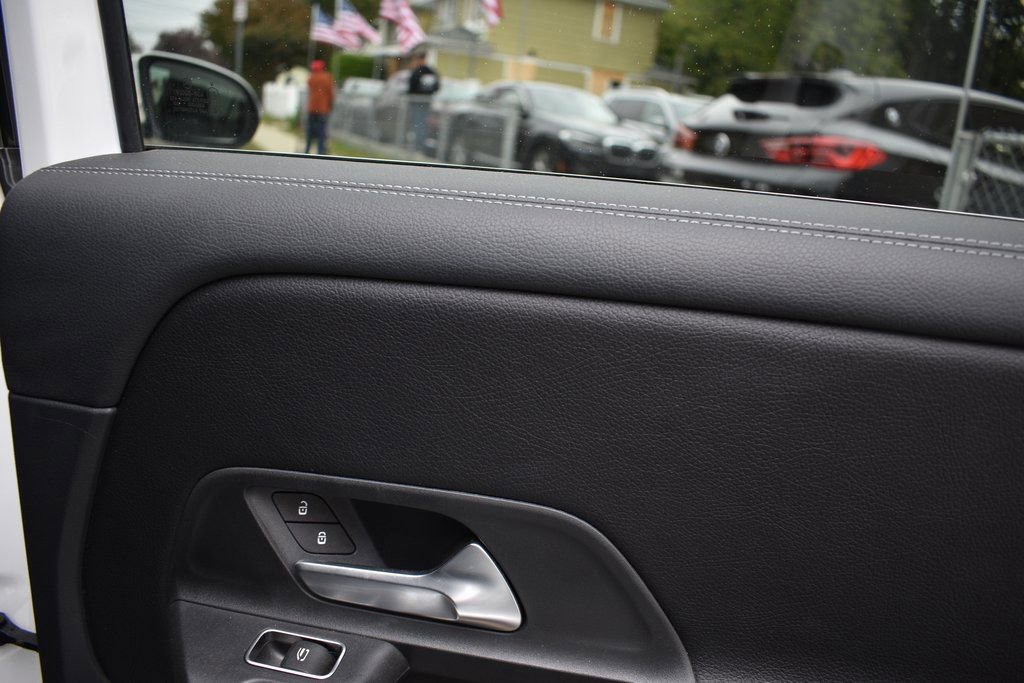 Used 2024 Mercedes-Benz GLB 250 image 26