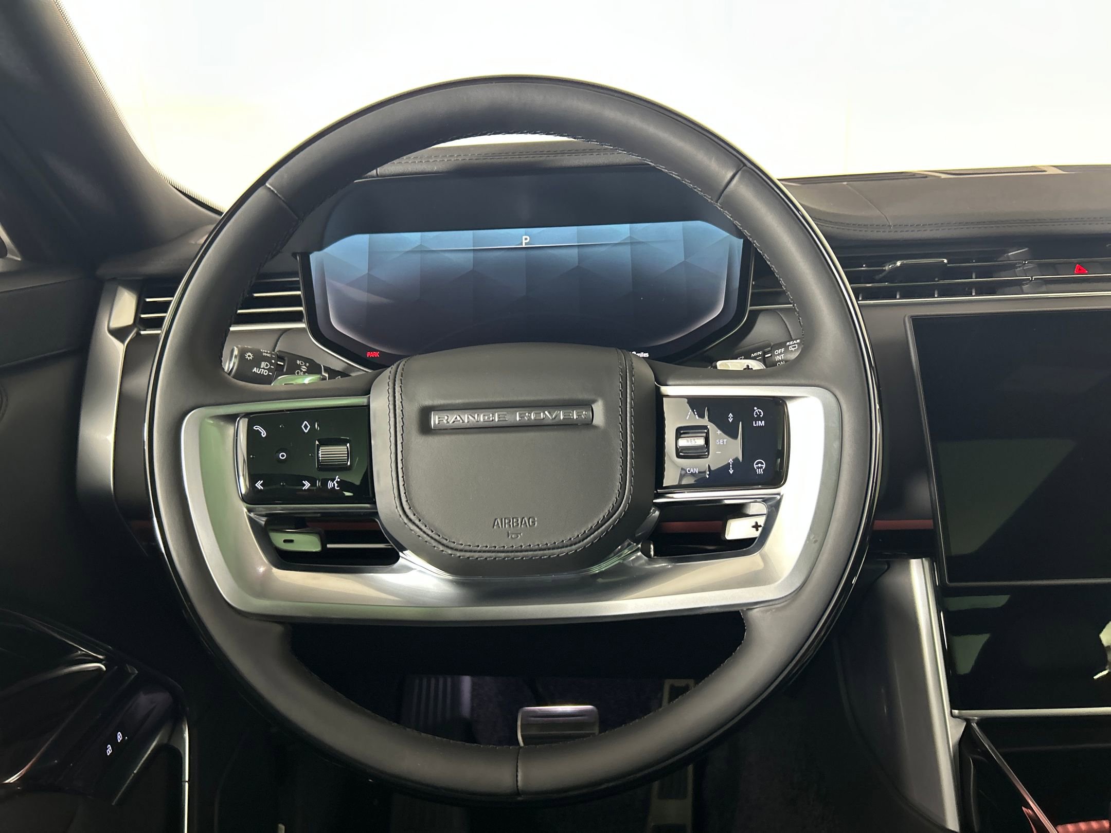 New 2025 Land Rover Range Rover SE image 13