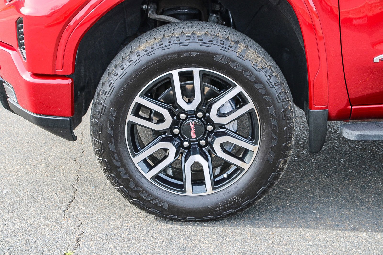 Used 2025 GMC Sierra 1500 AT4 w/ AT4 Premium Package image 9