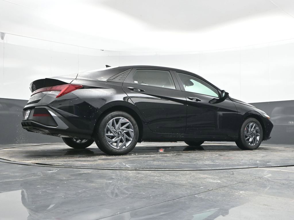 New 2026 Hyundai Elantra Blue image 43