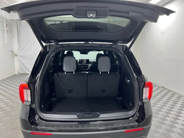 Used 2025 Ford Explorer ST-Line w/ Premium Package AWD/4WD image 8