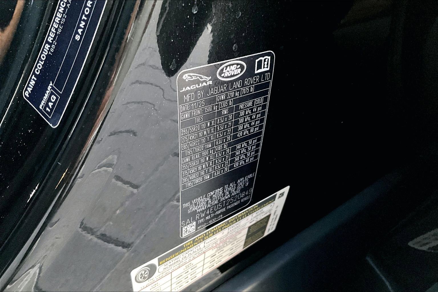 New 2026 Land Rover Discovery Limited Edition image 13