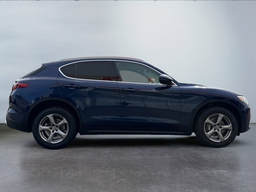 Used 2021 Alfa Romeo Stelvio Sprint w/ Sun & Sound Package AWD/4WD image 5
