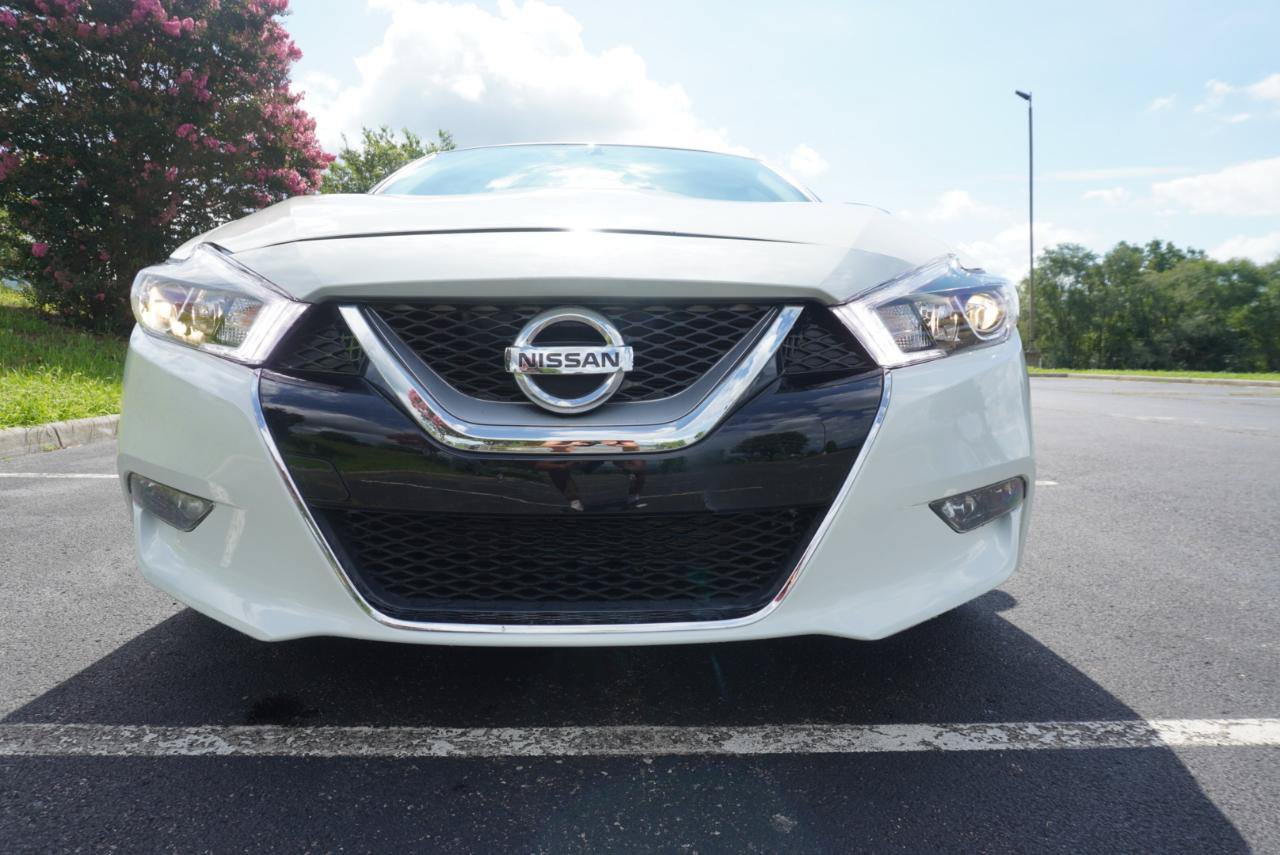 Used 2017 Nissan Maxima 3.5 S w/ Interior Lighting Package FWD image 2