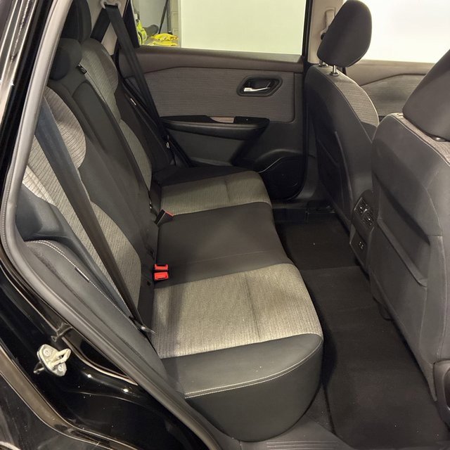 Used 2021 Nissan Rogue SV image 10