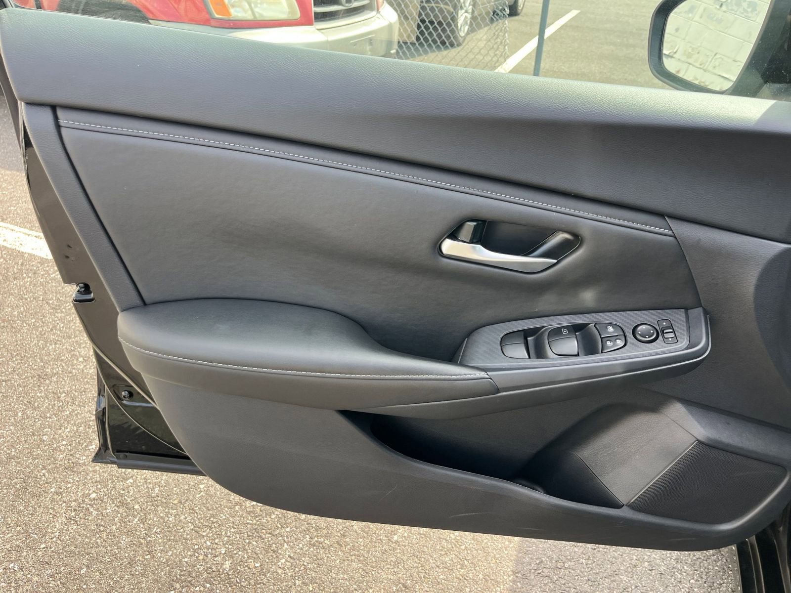 Used 2025 Nissan Sentra SV FWD image 18
