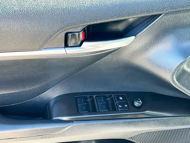 Used 2022 Toyota Camry SE image 17