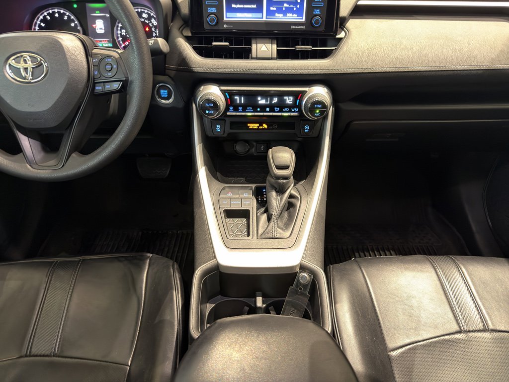 Used 2022 Toyota RAV4 XLE image 18