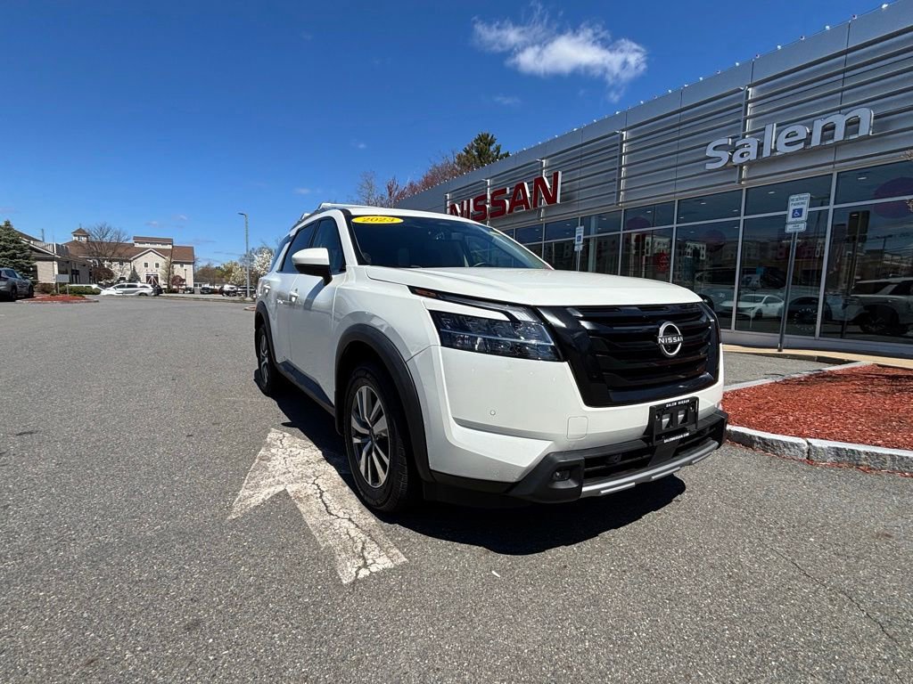Certified 2023 Nissan Pathfinder SL w/ Black Appearance Package AWD/4WD image 1